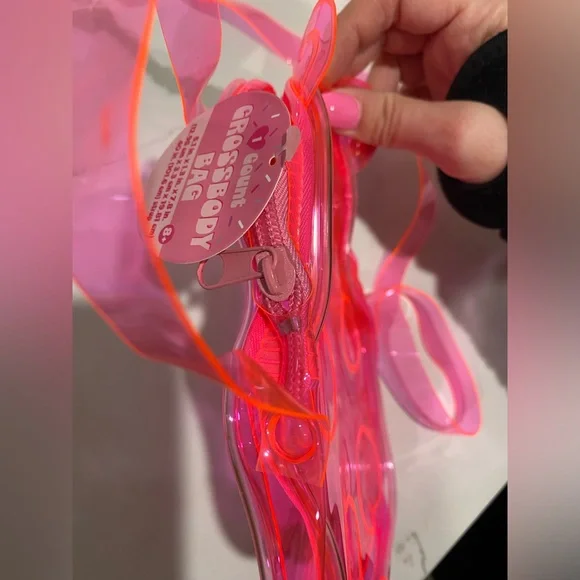 Target Bullseye Playground Valentine Hot Pink Gummy BEAR Crossbody Bag NEW - Picture 3 of 3